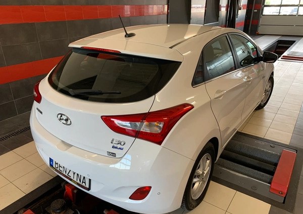 Hyundai I30 cena 34500 przebieg: 201000, rok produkcji 2012 z Środa Śląska małe 121